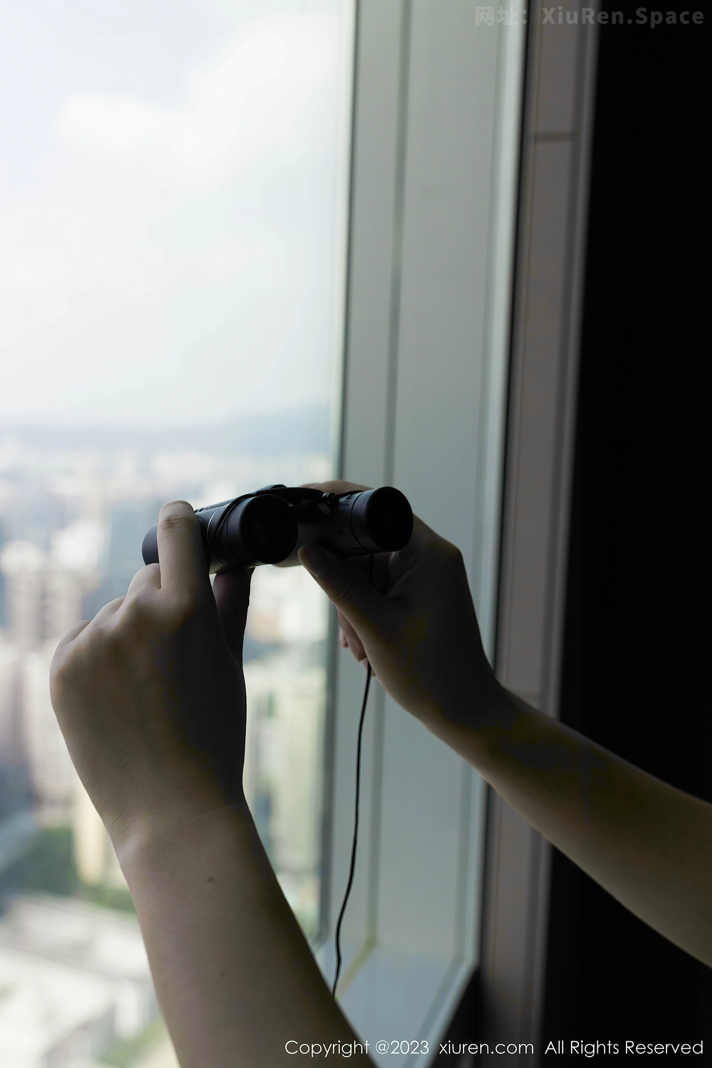 图片[3]-[XiuRen秀人网]VOL.7789 模特幼幼性感白色轻透睡衣服饰半脱秀翘臀美腿完美诱惑写真83P-秀人网官方网站